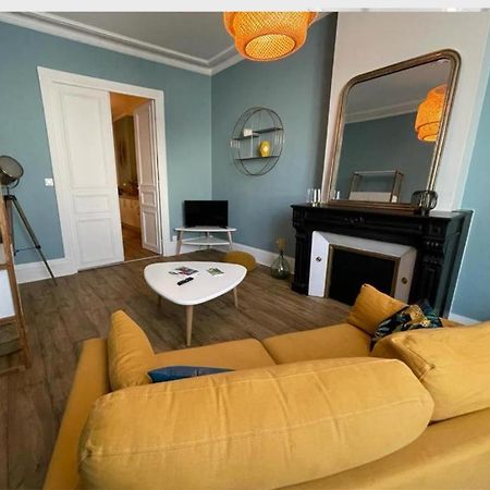 -Le Petit Rochelais- centre ville, stationnement, Netflix - idéal couples, familles, business Niort Exterior foto