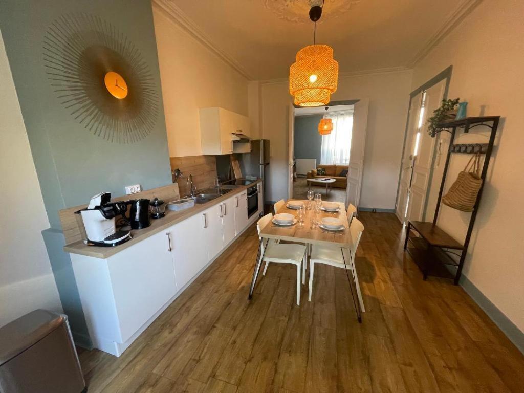 -Le Petit Rochelais- centre ville, stationnement, Netflix - idéal couples, familles, business Niort Exterior foto