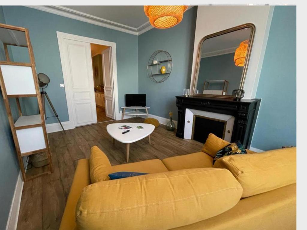 -Le Petit Rochelais- centre ville, stationnement, Netflix - idéal couples, familles, business Niort Exterior foto