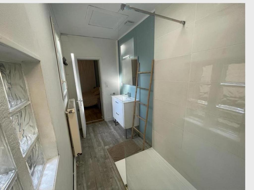 -Le Petit Rochelais- centre ville, stationnement, Netflix - idéal couples, familles, business Niort Exterior foto